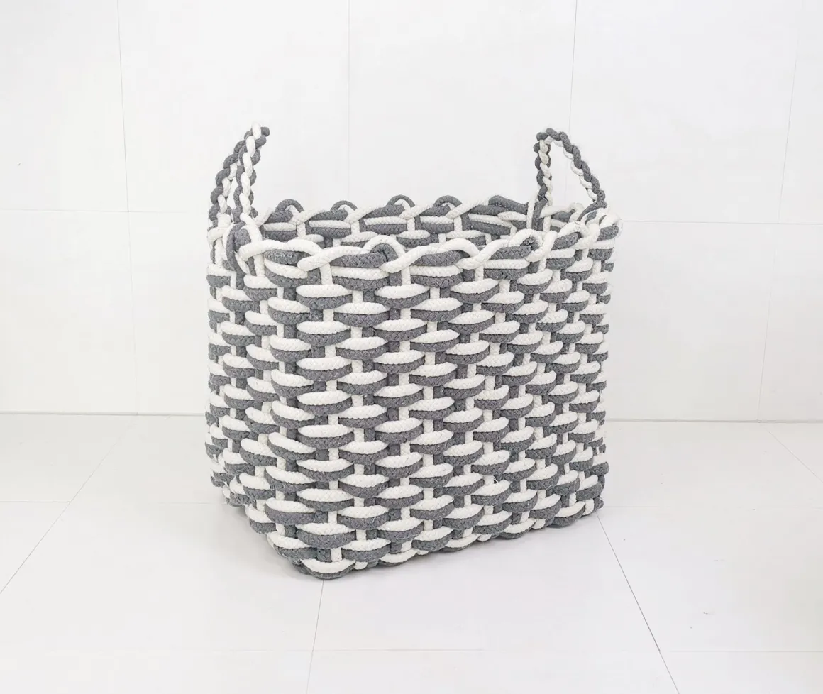 CESTO CORDA IN COTONE INTRECCIATO CON MANICI BIANCO E GRIGIO 34X30X40CM : vendita online CESTO CORDA IN COTONE INTRECCIATO CON MANICI BIANCO E GRIGIO 34X30X40CM in offerta