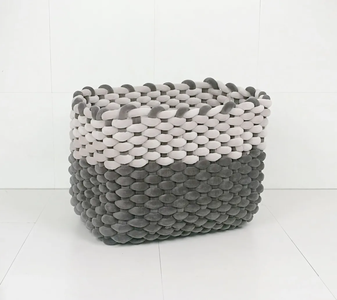 CESTO IN TESSUTO SOFT INTRECCIATO A MANO GRIGIO E BIANCO 40X30X34CM: vendita online CESTO IN TESSUTO SOFT INTRECCIATO A MANO GRIGIO E BIANCO 40X30X34CM in offerta