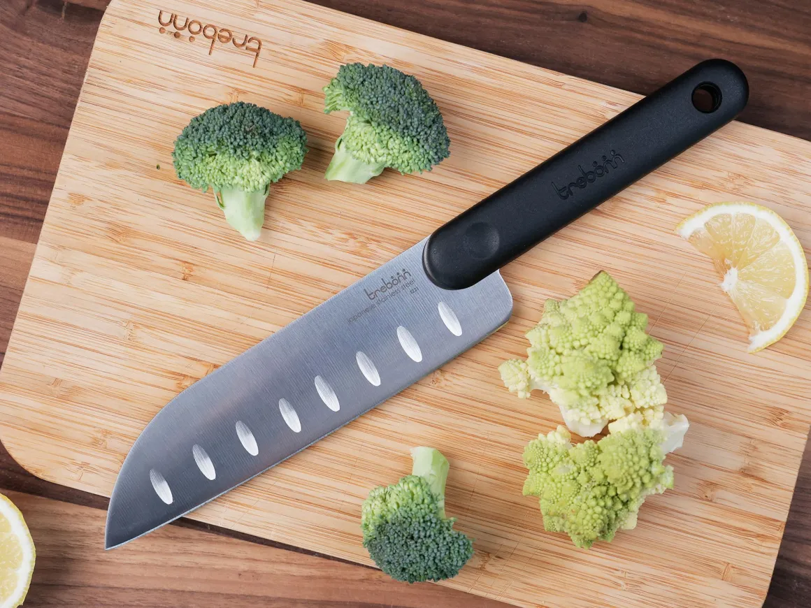 COLTELLO DA CUCINA SANTOKU KNIFE IN ACCIAIO INOX MANICO NERO