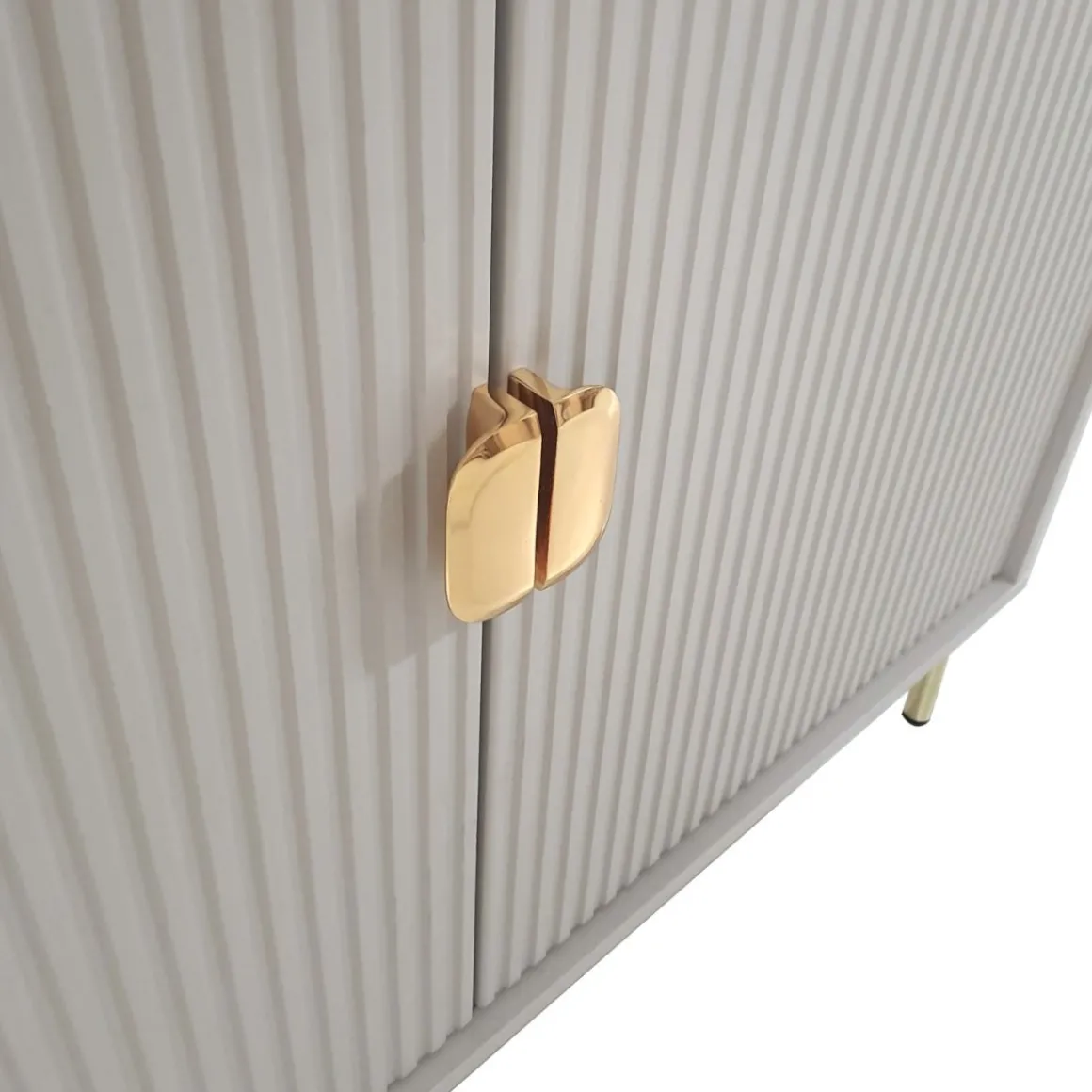 CREDENZA MOD.LOTUS CASHMERE EFFETTO CANNETTATO in vendita online