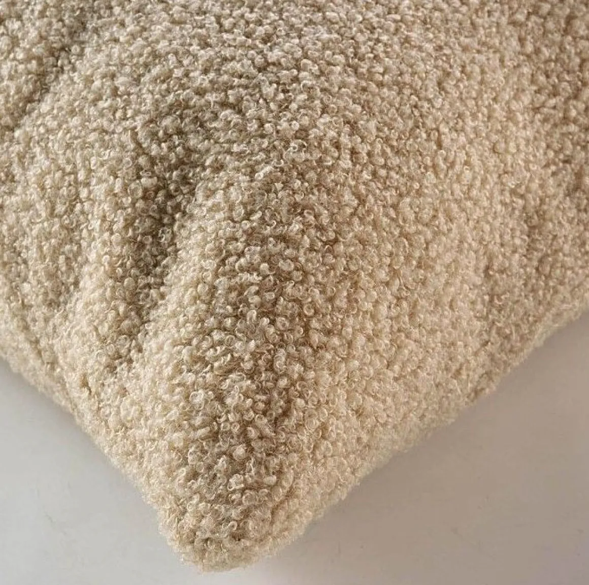 CUSCINO DECO' EFFETTO BOUCLE' CM 45X45 WOOLY BEIGE: vendita online CUSCINO DECO' EFFETTO BOUCLE' CM 45X45 WOOLY BEIGE in offerta