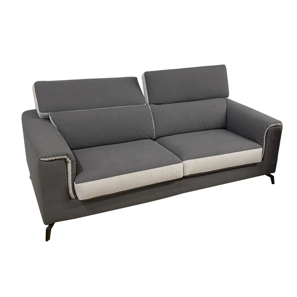 DIVANO 3 POSTI GWEN IN TESSUTO GRIGIO SCURO E SILVER: vendita online DIVANO 3 POSTI GWEN IN TESSUTO GRIGIO SCURO E SILVER in offerta