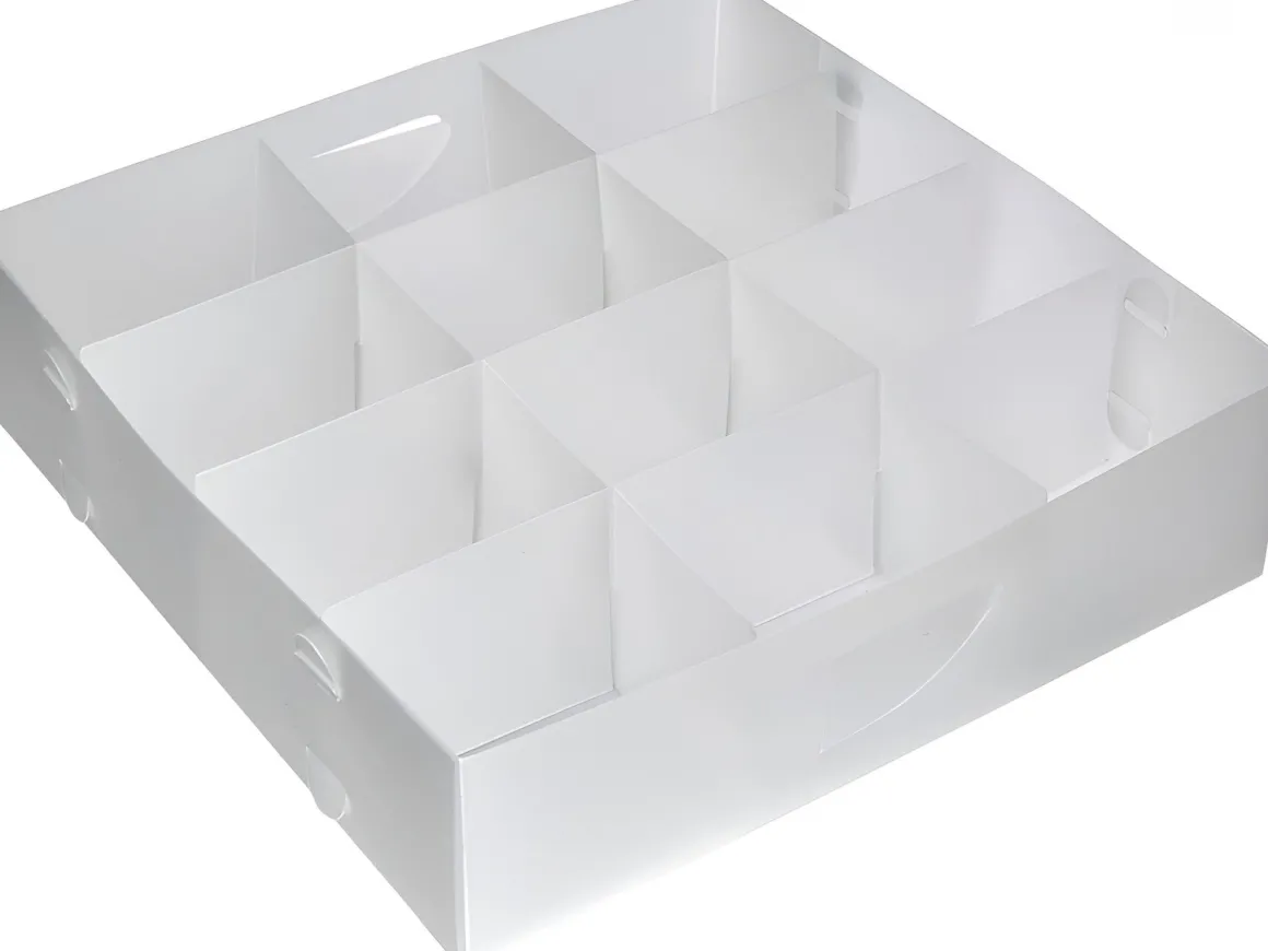 DIVISORI A 12 SCOMPARTI IN PLASTICA 30X30 H. 8CM: vendita online DIVISORI A 12 SCOMPARTI IN PLASTICA 30X30 H. 8CM in offerta
