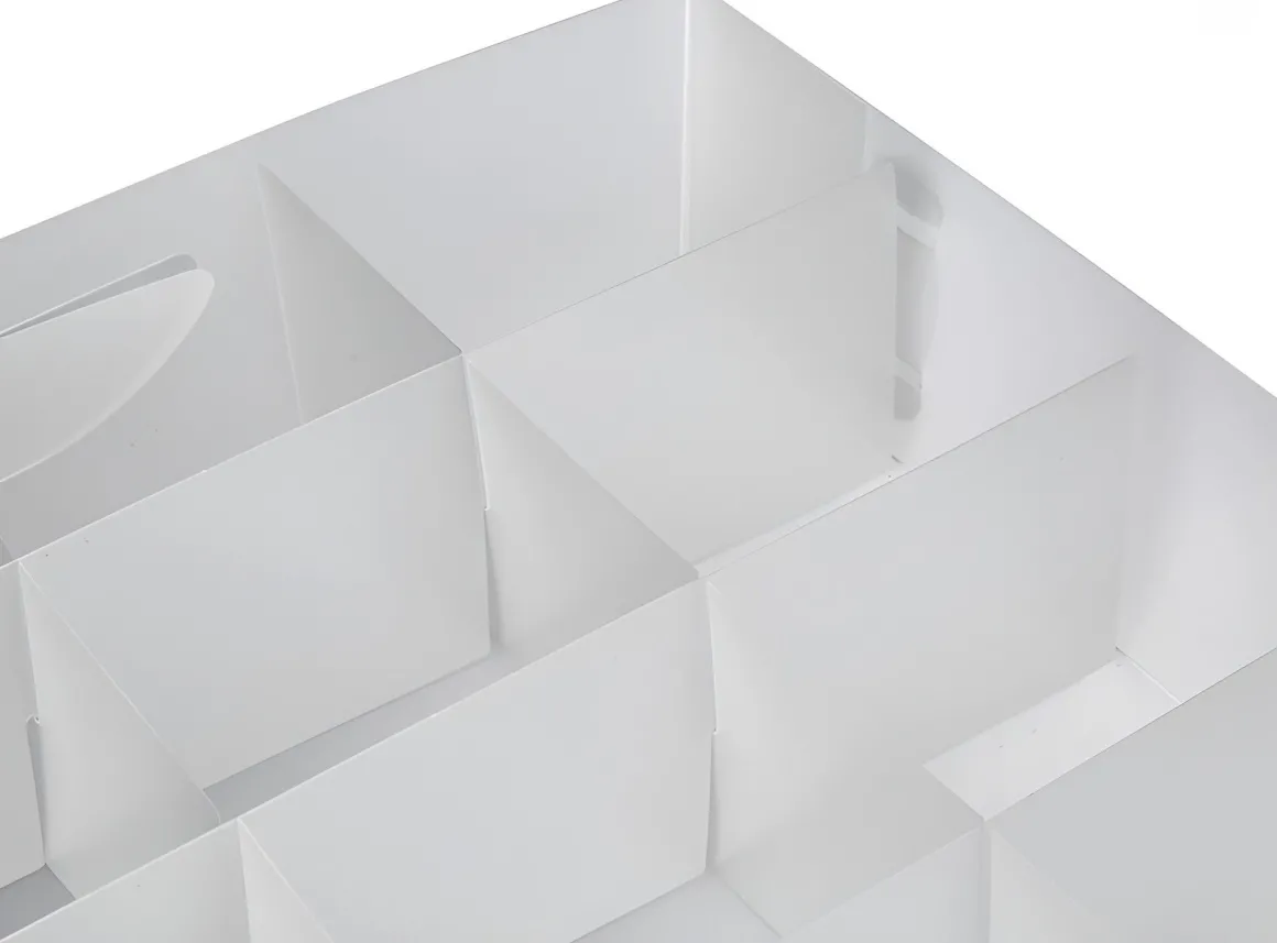 DIVISORI A 12 SCOMPARTI IN PLASTICA 30X30 H. 8CM: vendita online DIVISORI A 12 SCOMPARTI IN PLASTICA 30X30 H. 8CM in offerta