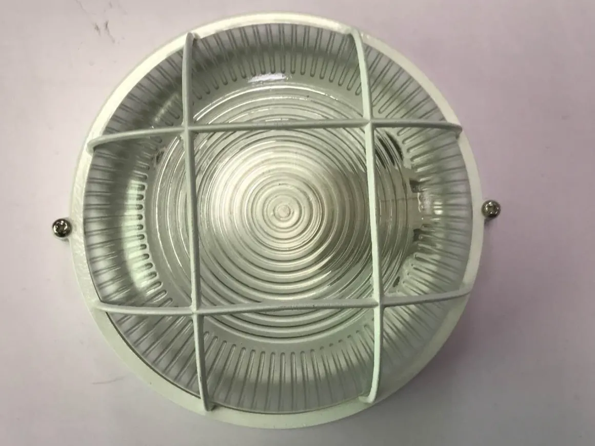 Lampada Saturnia: Lampada Bianca da esterno