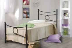 Letto singolo con giroletto nero in ferro