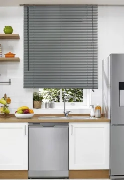 LINEA VENETO - TENDA VENEZIANA IN VINILE GRIGIO 120X160CM: vendita online LINEA VENETO - TENDA VENEZIANA IN VINILE GRIGIO 120X160CM in offerta