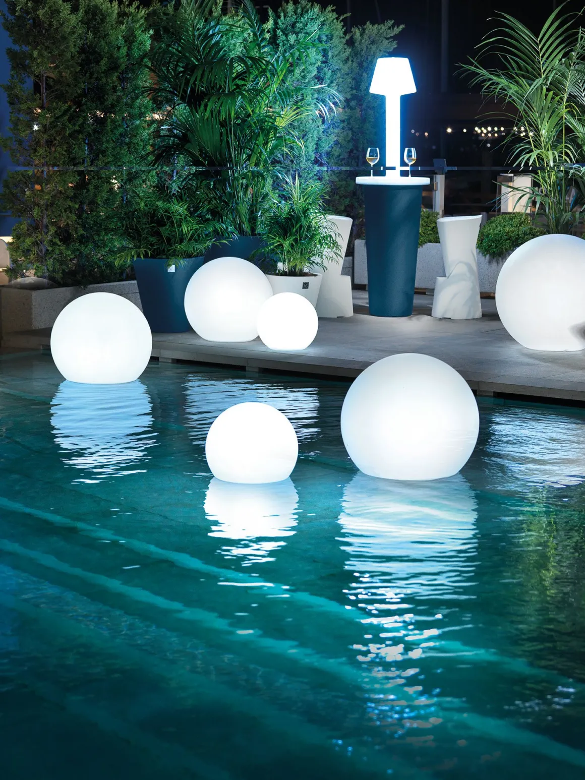 SFERA LUMINOSA A LED CON BASE INOX D40CM - 1X6W IP44 : vendita online SFERA LUMINOSA A LED CON BASE INOX D40CM - 1X6W IP44 in offerta