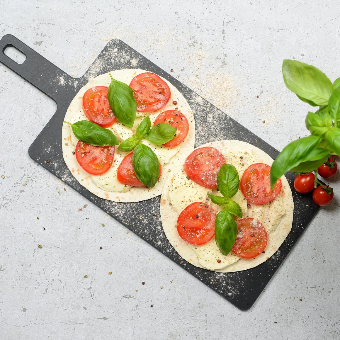TAGLIERE SERIE GOURMET HANDY NERO 45.7X19CM