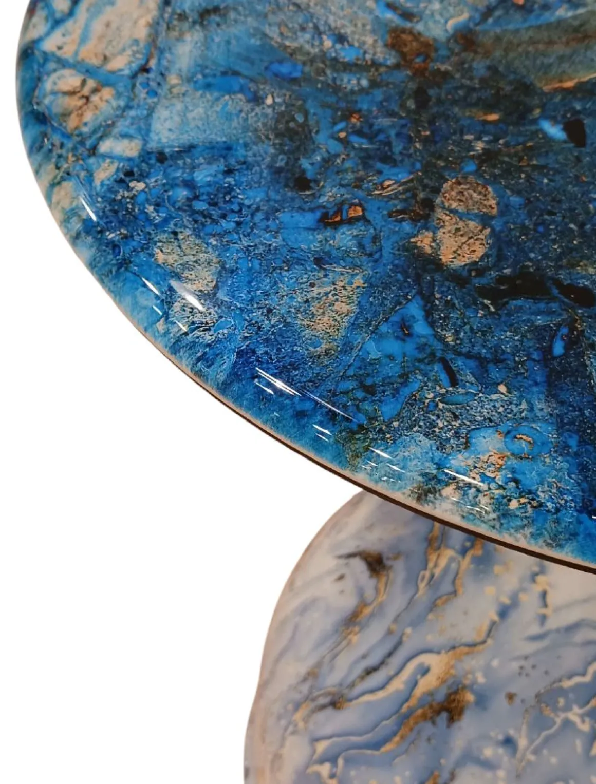 TAVOLINO DIAM. CM 44 H.57 METALLO E PIANO IN CERAMICA EFFETTO MARMO BLU in vendita online