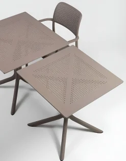 Vendita online di NARDI OUTDOOR - TAVOLO MOD. CLIP 70 70X70 CM POLIPROPILENE TORTORA
