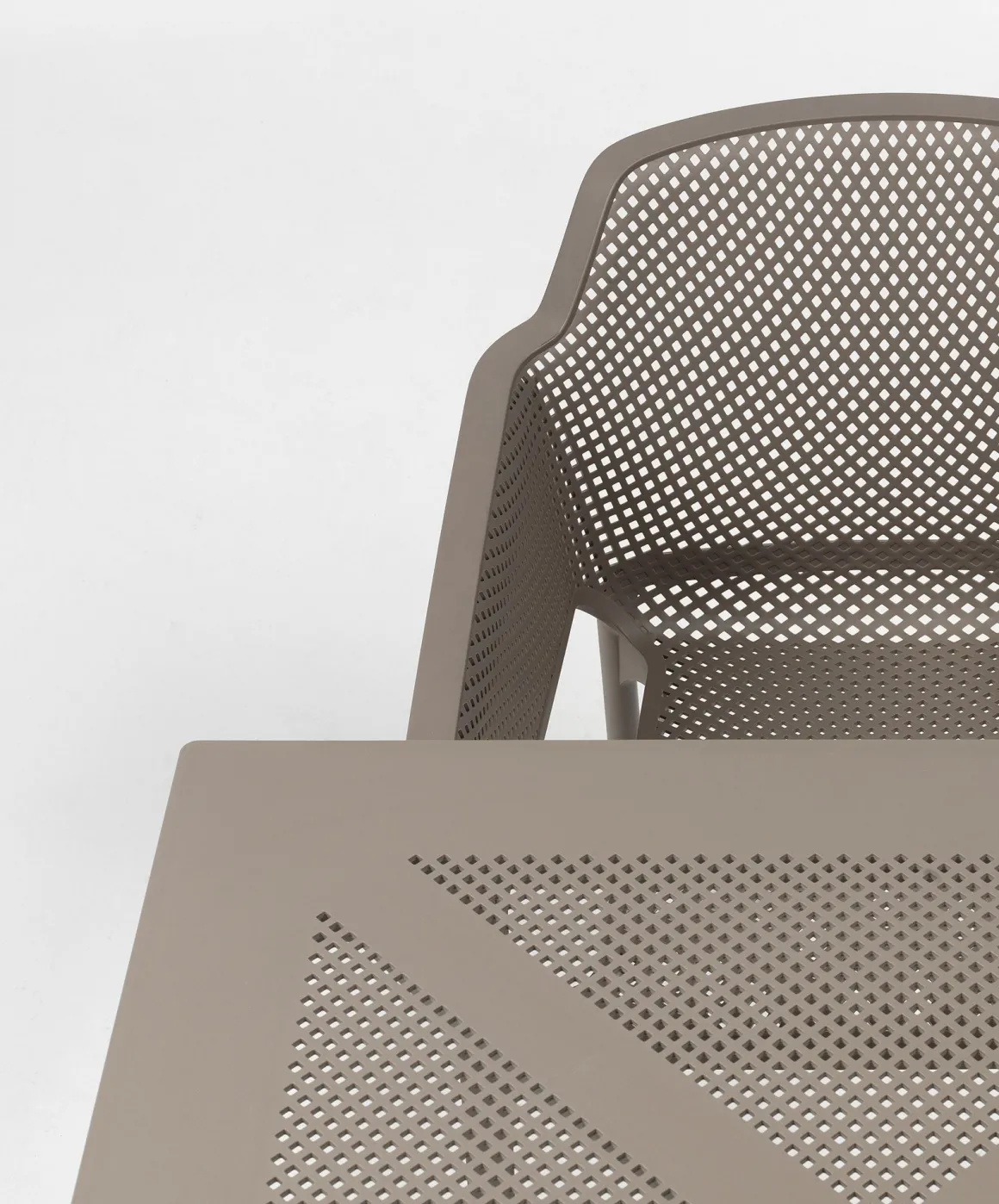Vendita online di NARDI OUTDOOR - TAVOLO MOD. CLIPX 80X80 CM POLIPROPILENE TORTORA