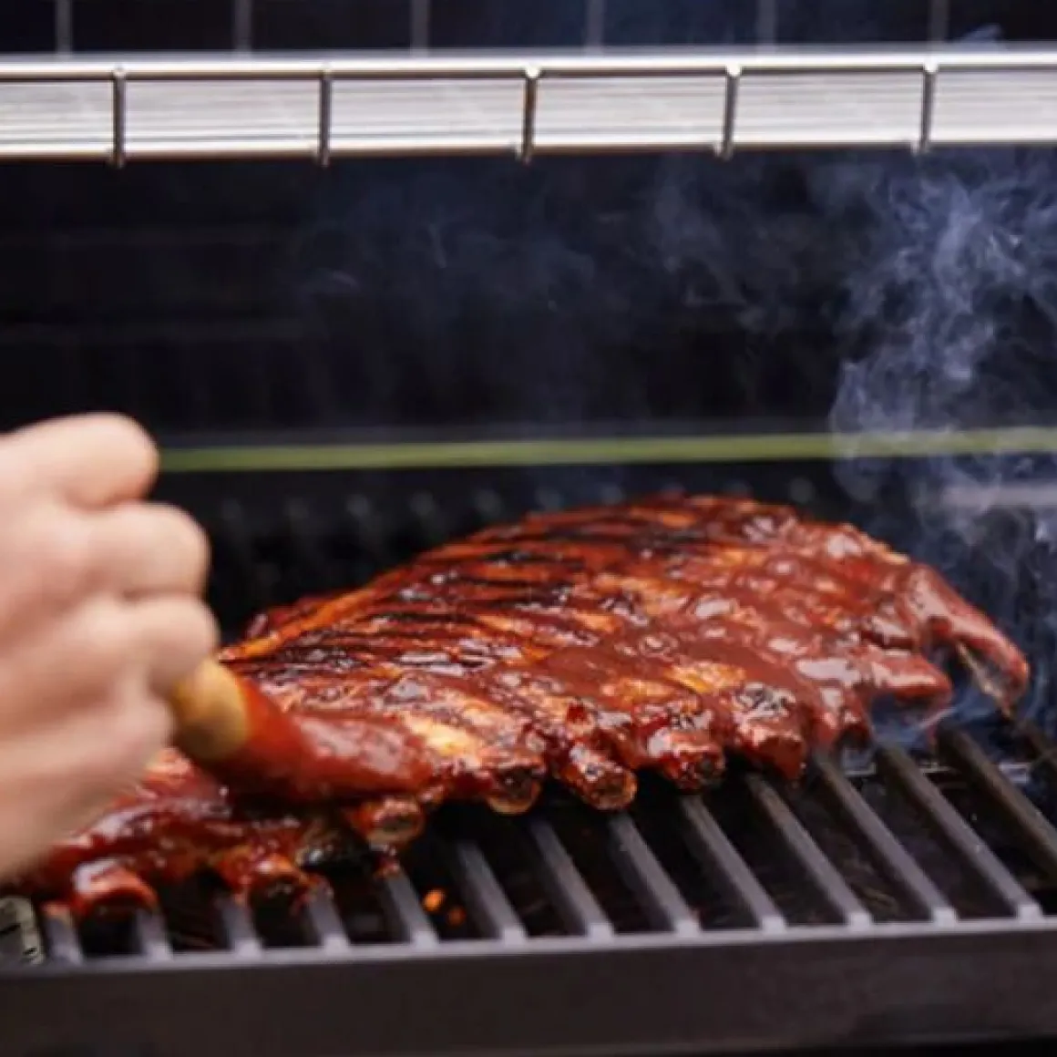 Vendita online di BEEFEATER - BARBECUE CON CARRELLO DISCOVERY 1200E CON 3 FUOCHI