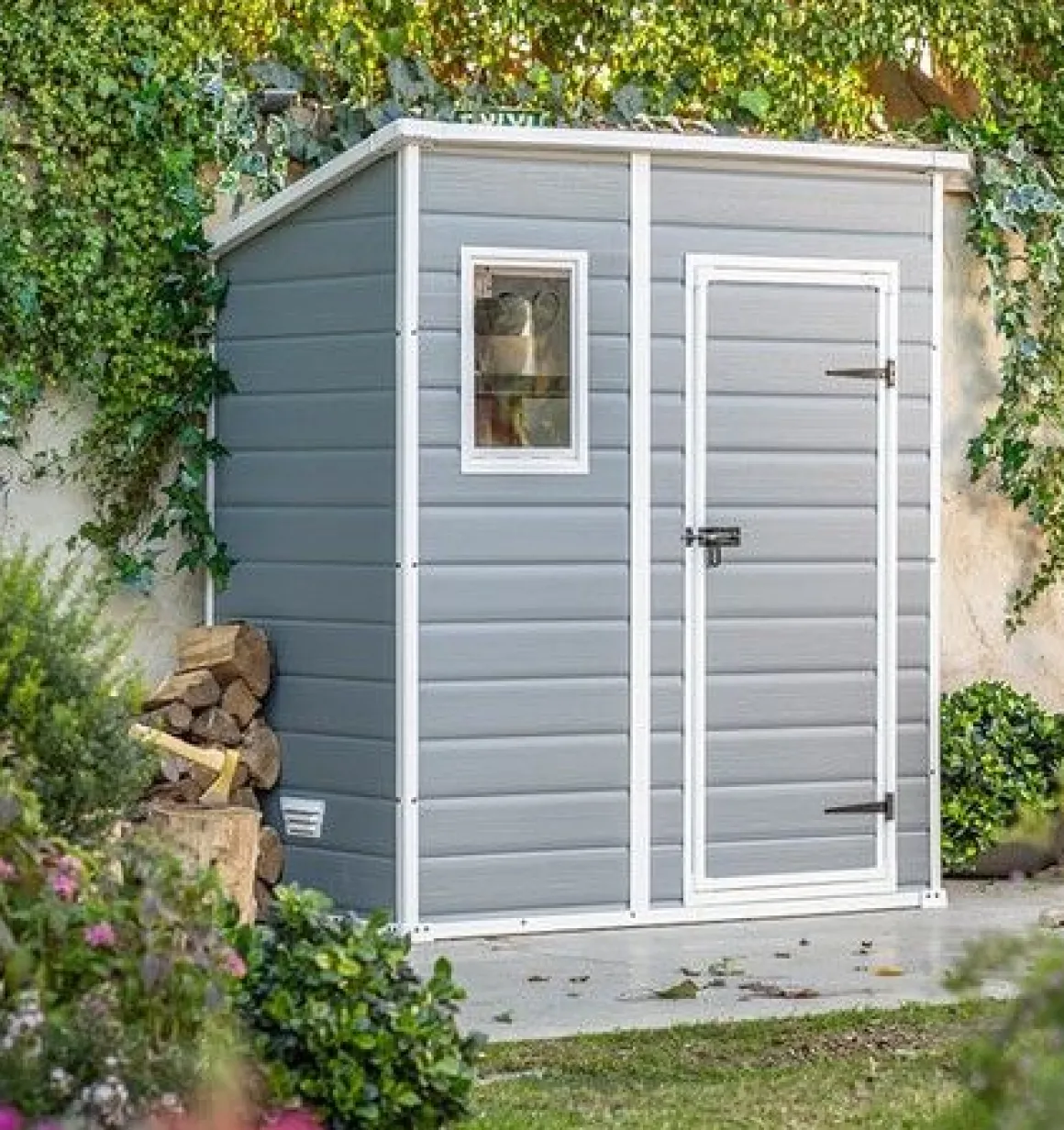 Vendita online di CASETTA MANOR PENT CM 183,5X185 H.200,6 GRIGIO CHIARO E BIANCO