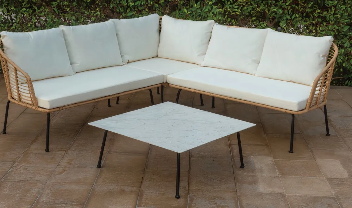 Vendita online di SALOTTO DA GIARDINO MOD. JEPARA ACCIAIO E POLYRATTAN NATURALE