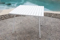 Vendita online di TAVOLO MOD. SANTORINI CM 90X90 H. 74 IN ACCIAIO BIANCO