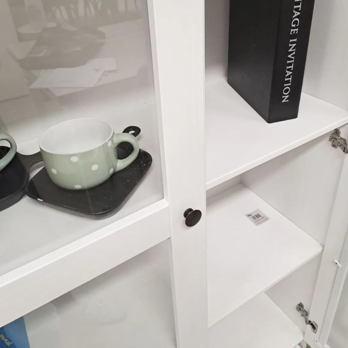 Vetrina bianca: vetrina bianco opaco in legno massello
