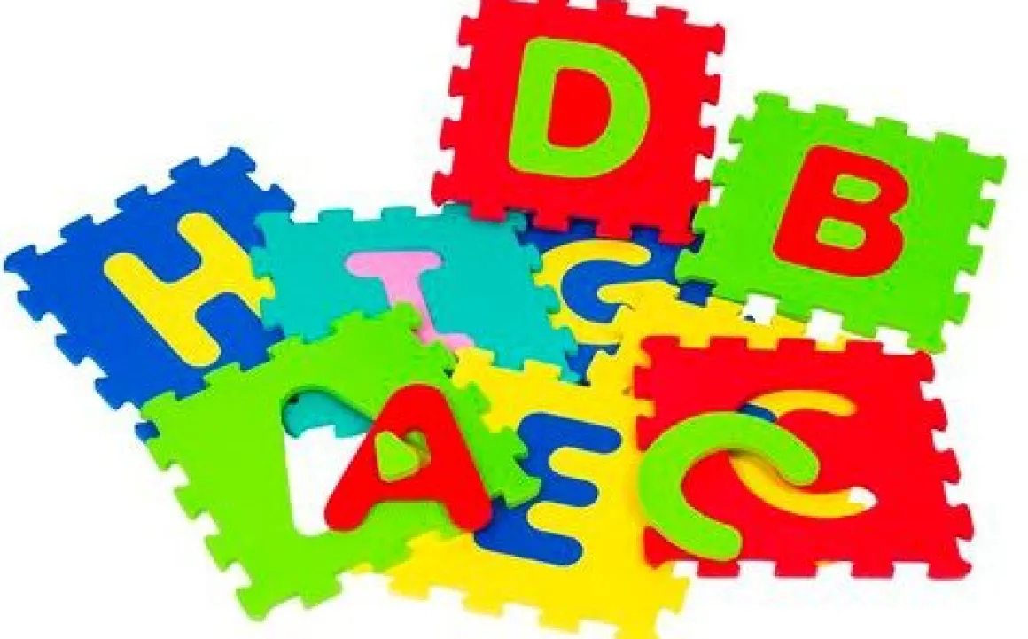 VITAMINA G - MATTONELLE PUZZLE LETTERE 9 PEZZI 10MM 32X32CM: vendita online VITAMINA G - MATTONELLE PUZZLE LETTERE 9 PEZZI 10MM 32X32CM in offerta