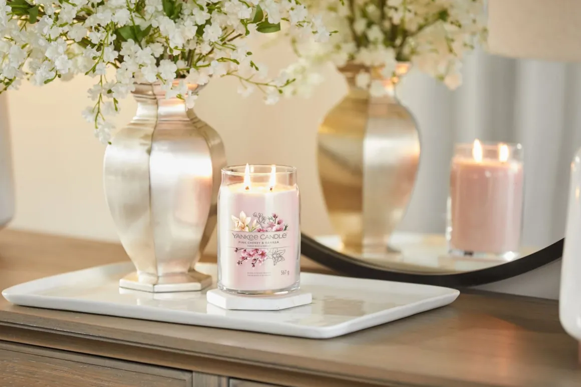 YANKEE CANDLE - GIARA GRANDE 2 STOPPINI CHERRY VANILLA: vendita online YANKEE CANDLE - GIARA GRANDE 2 STOPPINI CHERRY VANILLA in offerta
