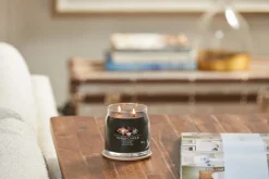 YANKEE CANDLE - GIARA MEDIA 2 STOPPINI BLACK COCONUT: vendita online YANKEE CANDLE - GIARA MEDIA 2 STOPPINI BLACK COCONUT in offerta