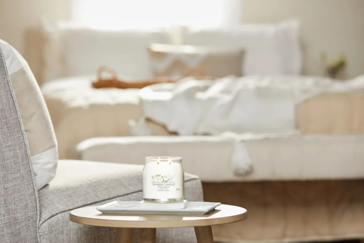 YANKEE CANDLE - GIARA MEDIA 2 STOPPINI WHITE GARDENIA: vendita online YANKEE CANDLE - GIARA MEDIA 2 STOPPINI WHITE GARDENIA in offerta