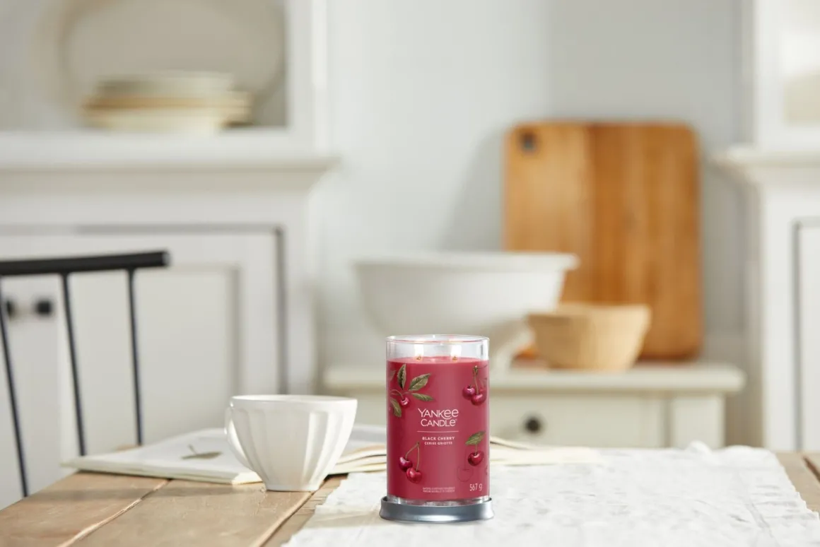 YANKEE CANDLE - TUMBLER GRANDE 2 STOPPINI BLACK CHERRY: vendita online YANKEE CANDLE - TUMBLER GRANDE 2 STOPPINI BLACK CHERRY in offerta